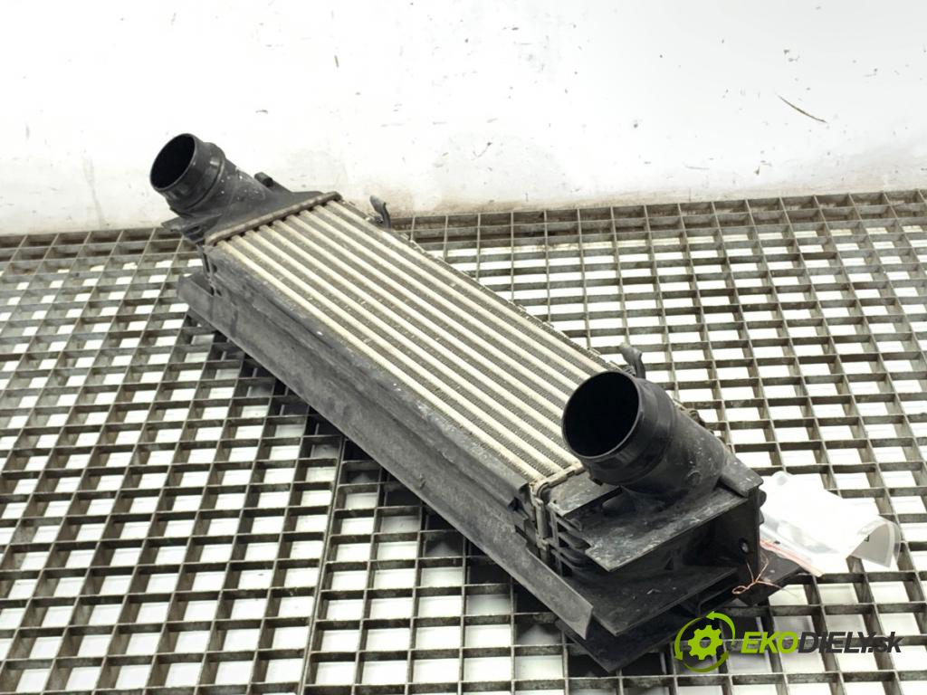BMW F21 liftback 2014 75 kW 114 i 1598 intercooler 7600530 (Intercooler (chladič nasávaného vzduchu))