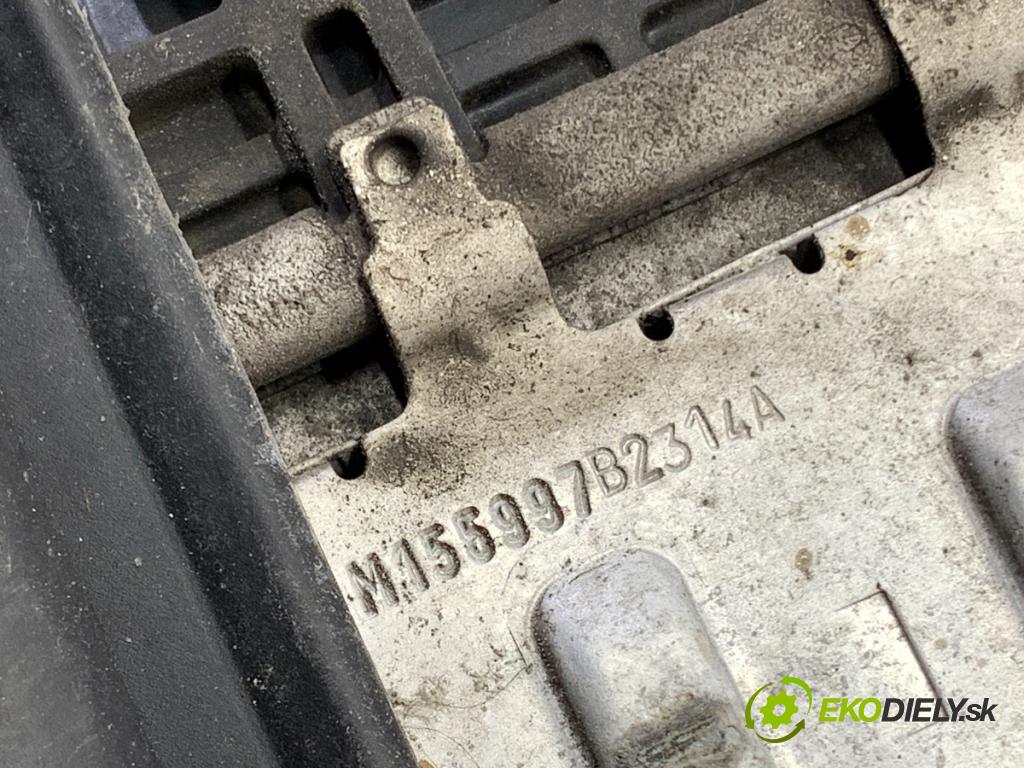 BMW F21 liftback 2014 75 kW 114 i 1598 intercooler 7600530 (Intercooler (chladič nasávaného vzduchu))