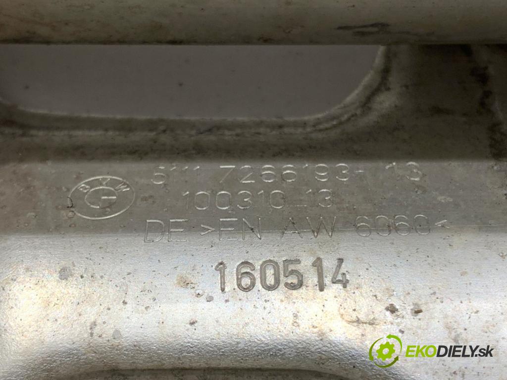 BMW F21 liftback 2014 75 kW 114 i 1598 držák mačkání levá strana 7256191