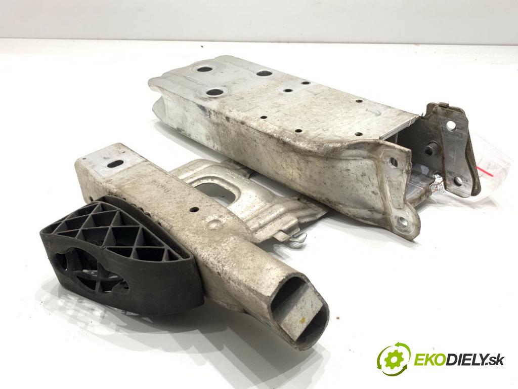 BMW F21 liftback 2014 75 kW 114 i 1598 držiak stláčanie pravá 7266192