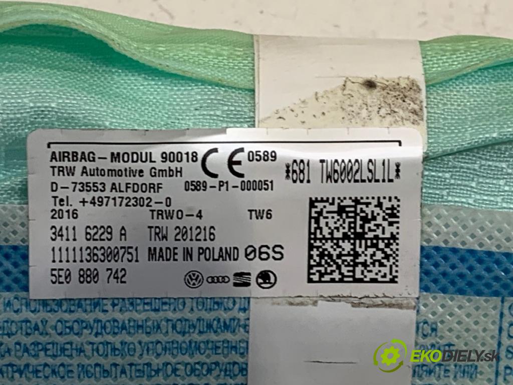 SKODA OCTAVIA III Kombi 2017 81 kW 1.6 TDI 1598 Stropný pravy 5E0880742