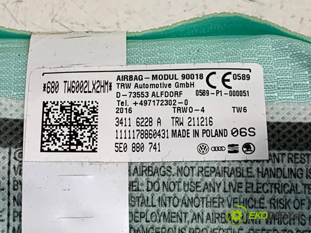 SKODA OCTAVIA III Kombi 2017 81 kW 1.6 TDI 1598 Stropný ľavy 5E0880741