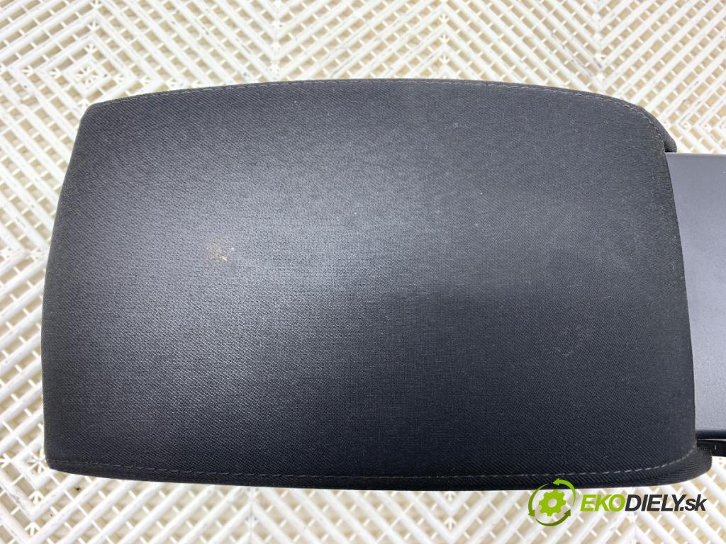 SKODA OCTAVIA III Kombi 2017 81 kW 1.6 TDI 1598 Lakťová opierka 5E0864207 (Lakťová opierka)