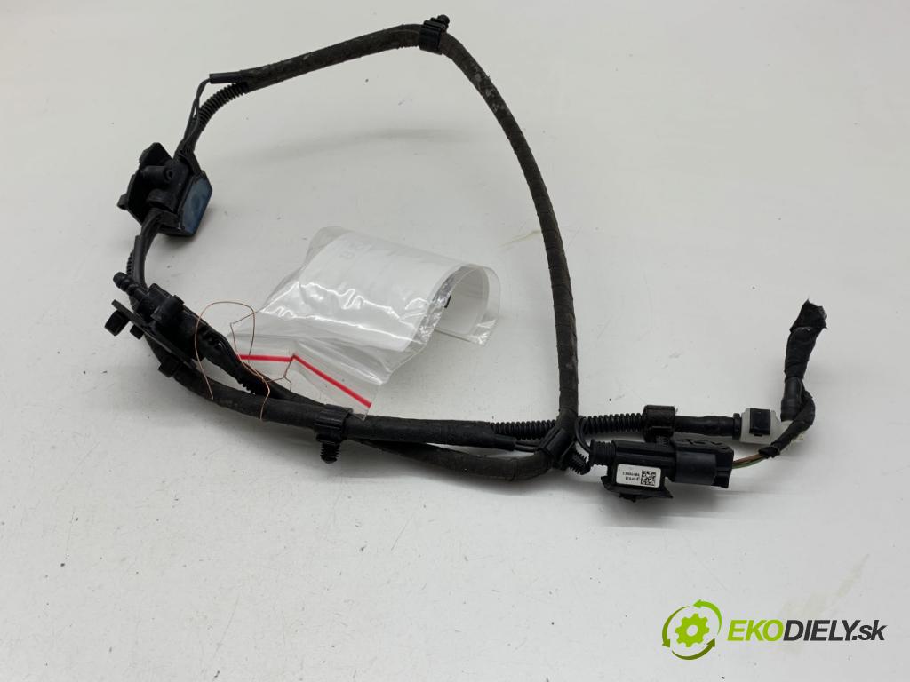 BMW F21 liftback 2014 75 kW 114 i 1598 ostřikovače ostřikovačů 53406486