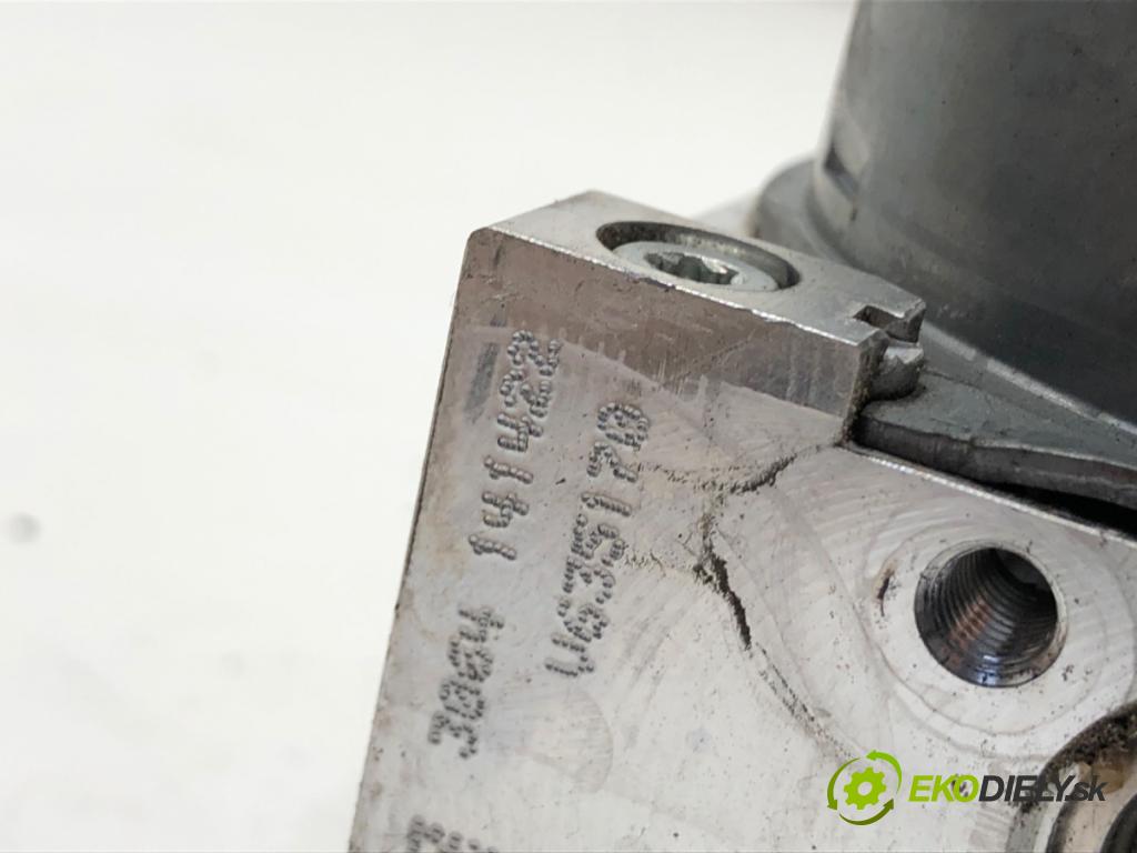 BMW F21 liftback 2014 75 kW 114 i 1598 Pumpa ABS 6869726 (Pumpa ABS)