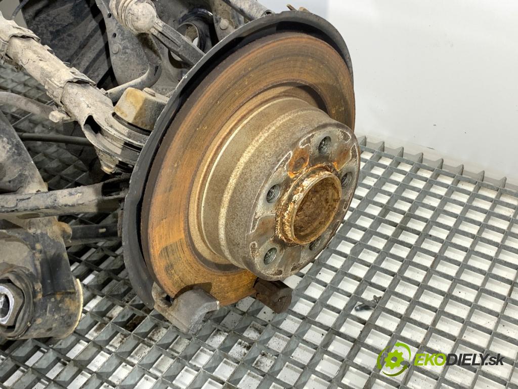 BMW F21 liftback 2014 75 kW 114 i 1598 výztuha zadní část 6792505