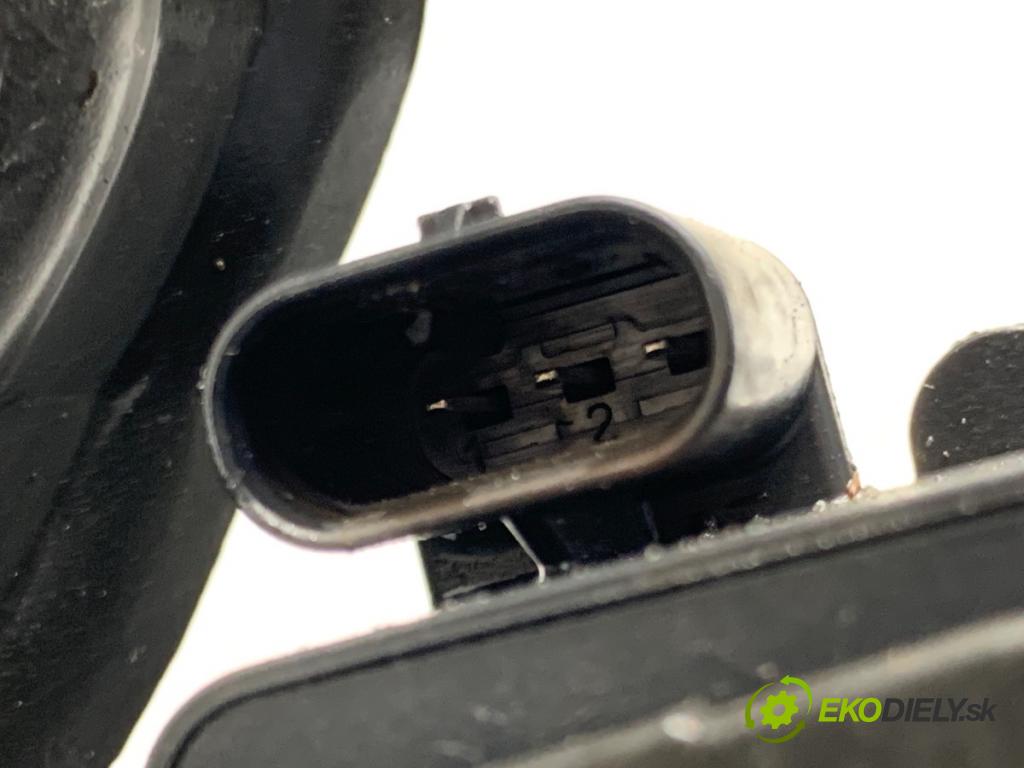 SKODA OCTAVIA III Kombi 2017 81 kW 1.6 TDI 1598 DALŠÍ: Pumpa vody 5Q0965561B (Vodná pumpa)