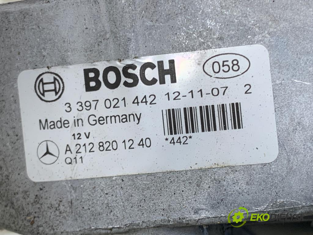 MERCEDES-BENZ W218 Kombi 2013 195 kW CLS 350 CDI / d 4-matic (218.993) 2987 Mechanizmus stieračov predný A2128201240 (Motorček stieračov predný)