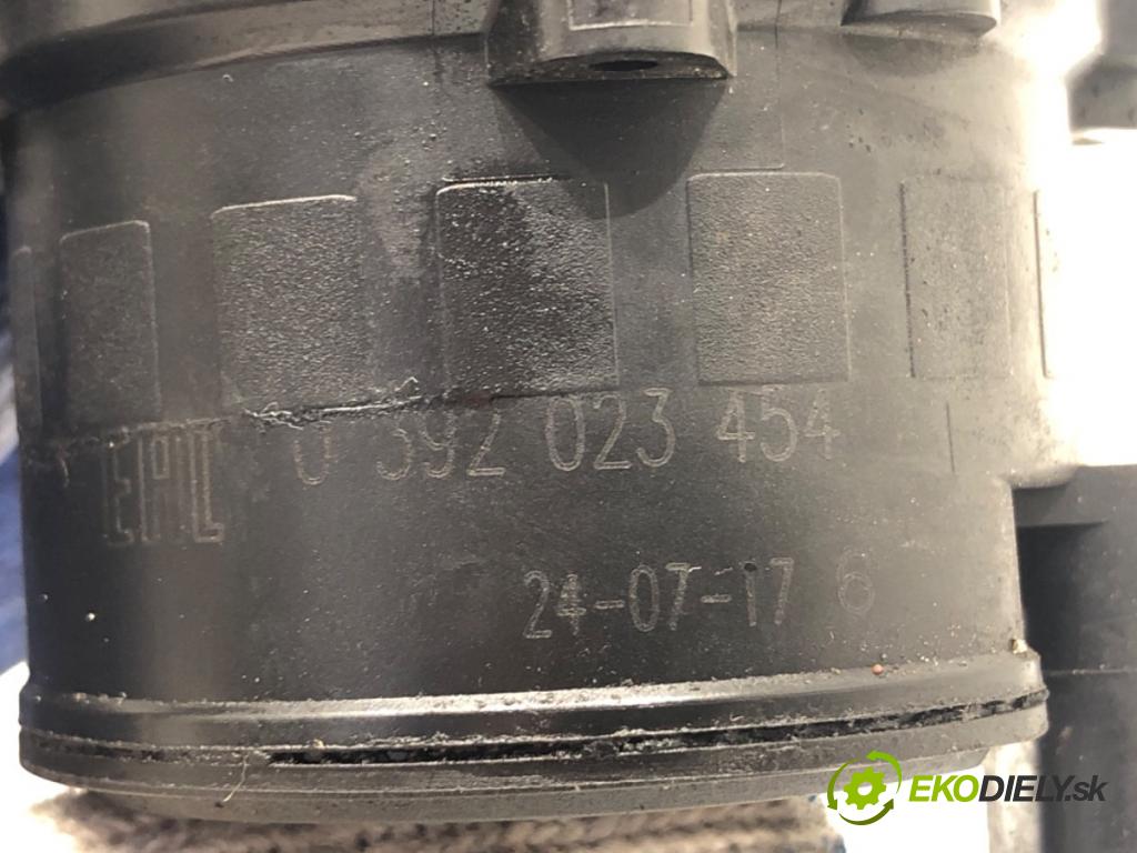 SKODA OCTAVIA III Kombi 2015 110 kW 2.0 TDI 1968 DALŠÍ: Pumpa vody 0392023454 (Vodná pumpa)