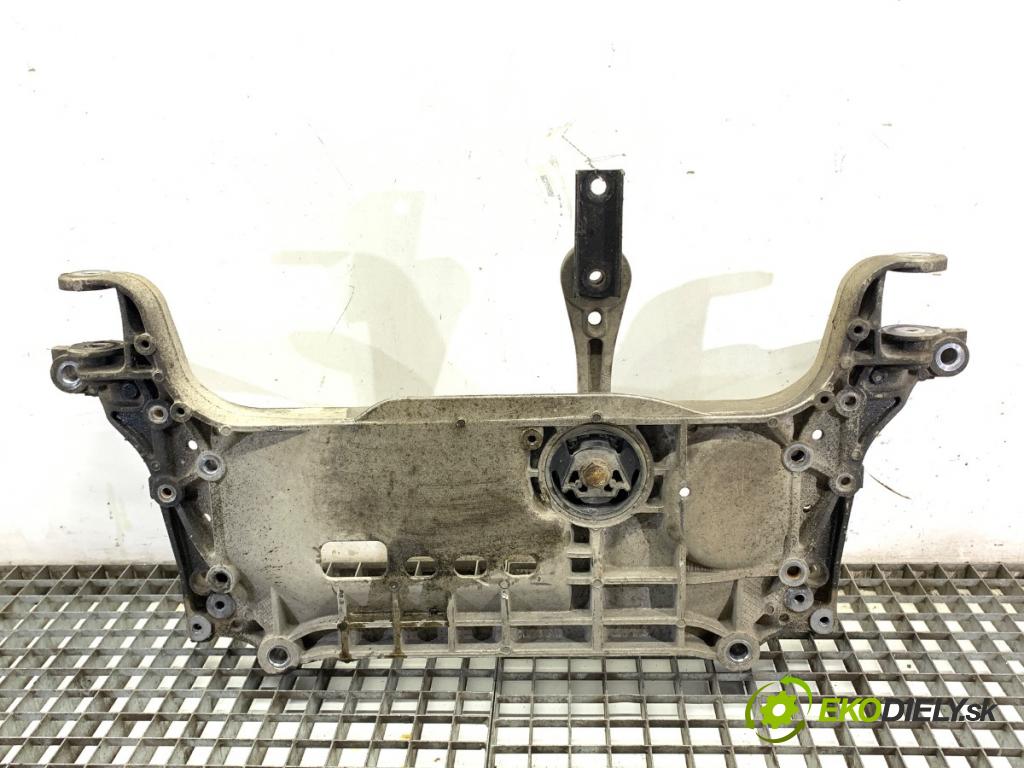 VW TIGUAN SUV 2010 103 kW 2.0 TDI 1968 výztuha pod motor 3C0199369H (Přední výztuha)