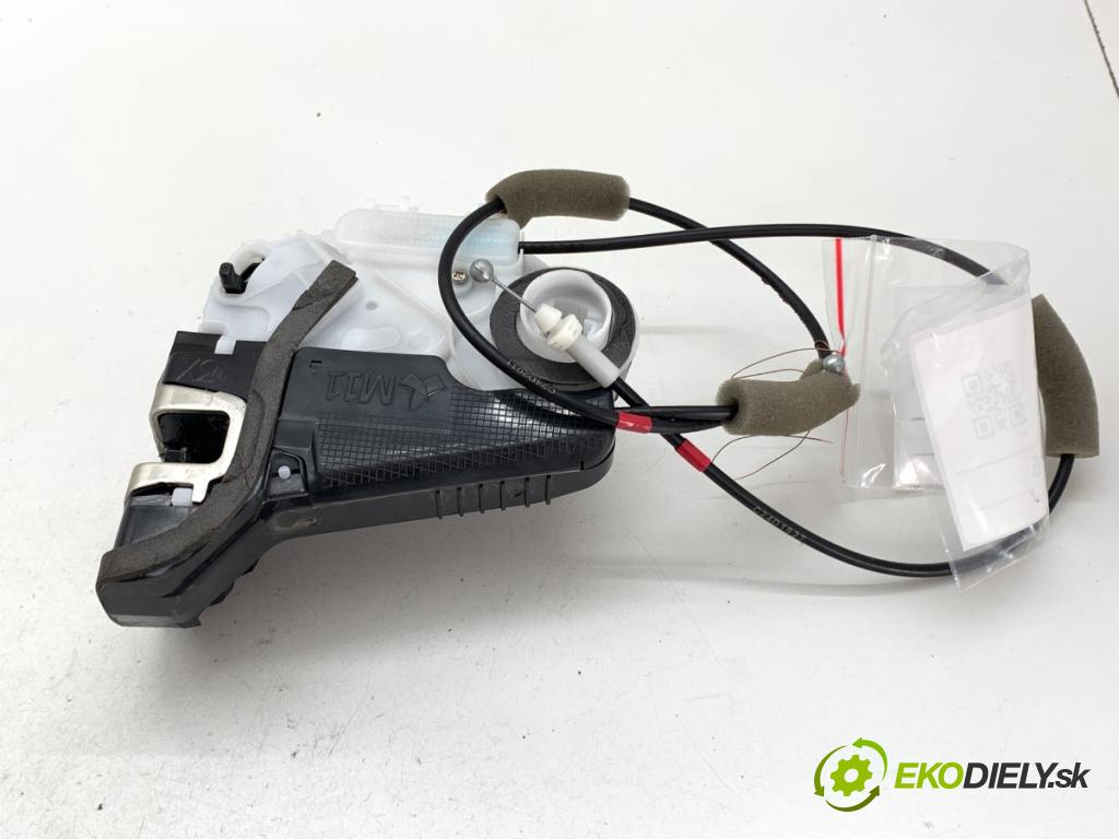 TOYOTA YARIS IV SUV 2024 68 kW 1.5 Hybrid (MXPJ10) 1490 zámok Dvere pravy zad M73-14450-M6