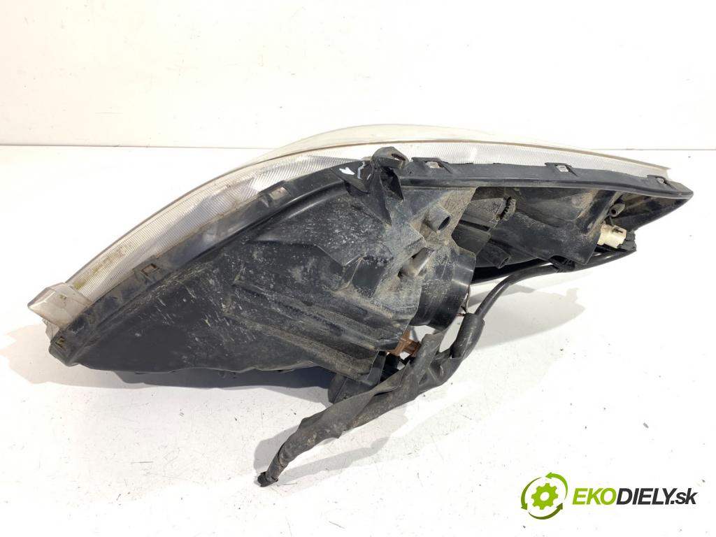 TOYOTA YARIS II liftback 2007 98 kW 1.8 VVTi (ZSP90_) 1798 světlomet pravý přední část