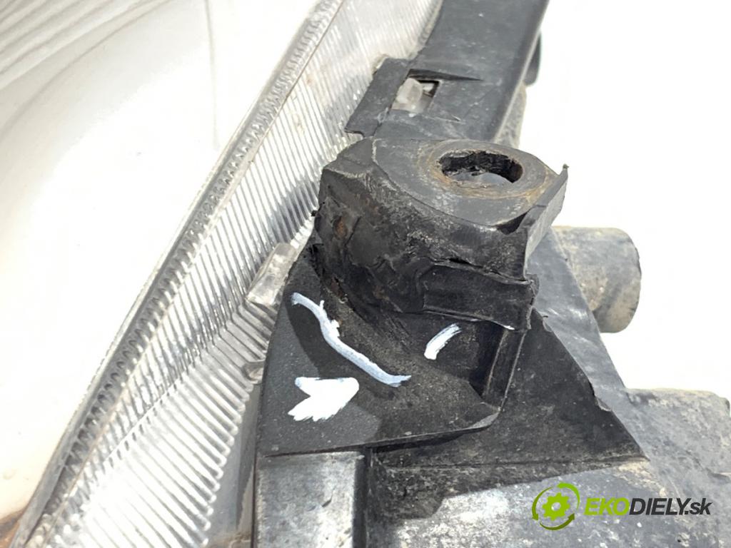 TOYOTA YARIS II liftback 2007 98 kW 1.8 VVTi (ZSP90_) 1798 světlomet pravý přední část