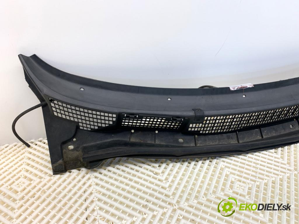 NISSAN QASHQAI J10 SUV 2007 104 kW 2.0 1997 Torpédo, plast pod čelné okno 66862JD900 (Torpédo (plast pod čelným sklom))