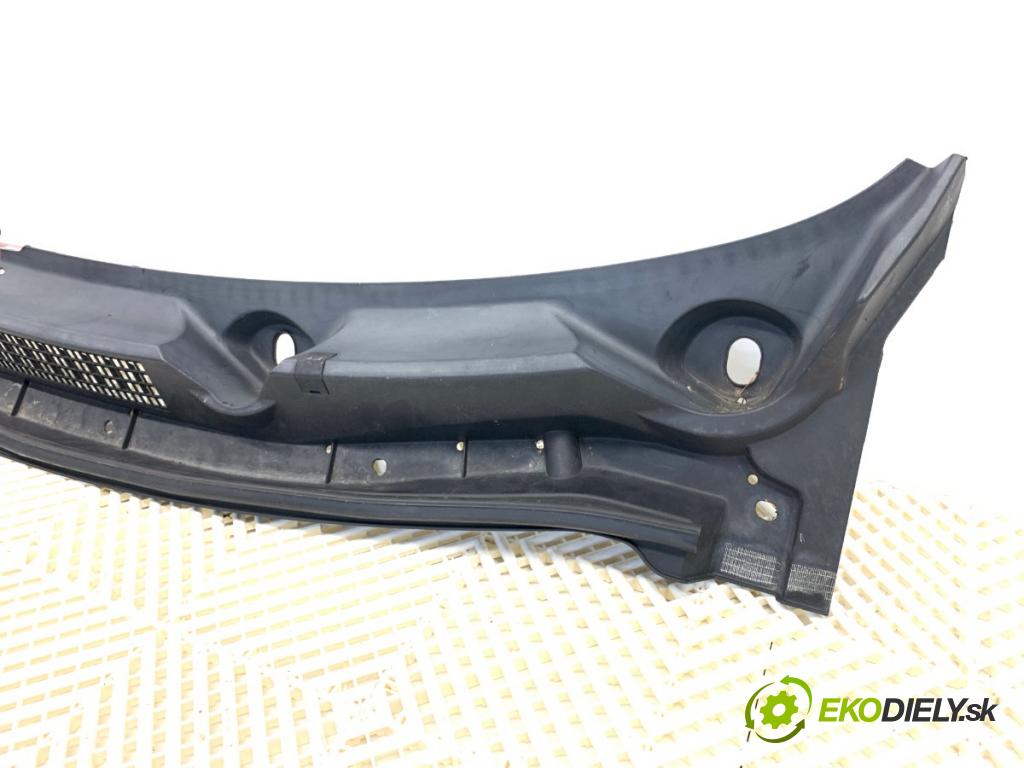 NISSAN QASHQAI J10 SUV 2007 104 kW 2.0 1997 Torpédo, plast pod čelné okno 66862JD900 (Torpédo (plast pod čelným sklom))