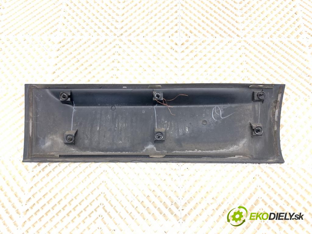 NISSAN QASHQAI J10 SUV 2007 104 kW 2.0 1997 lišta dveře pravý zadní část 82870-JD00A