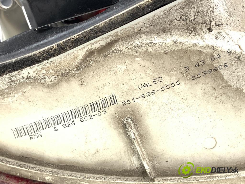 BMW E87 liftback 2004 120 kW 120 d 1995 Svetlo pravy zad 6924502