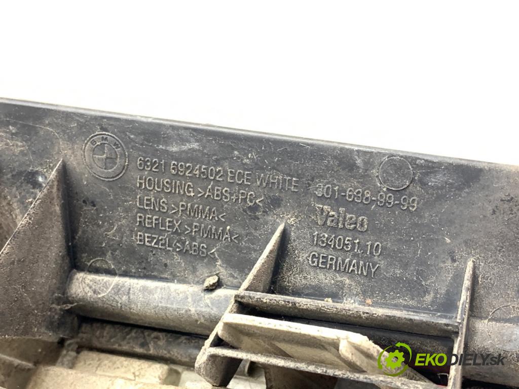 BMW E87 liftback 2004 120 kW 120 d 1995 Svetlo pravy zad 6924502