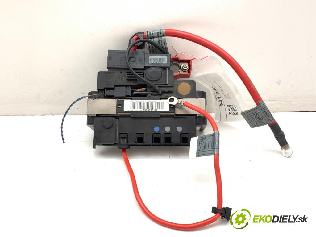 BMW E87 liftback 2004 120 kW 120 d 1995 svorka plus 6936653