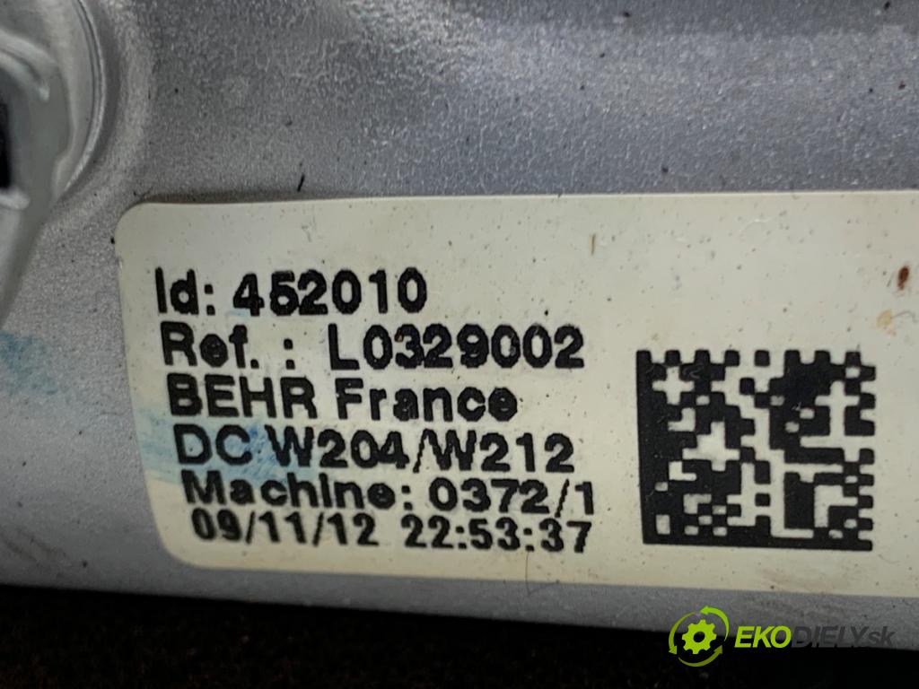 MERCEDES-BENZ W218 Kombi 2013 195 kW CLS 350 CDI / d 4-matic (218.993) 2987 topné těleso radiátor topení L0329002 (Radiátor topení)