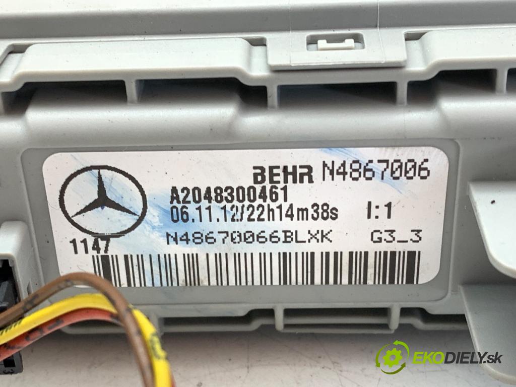 MERCEDES-BENZ W218 Kombi 2013 195 kW CLS 350 CDI / d 4-matic (218.993) 2987 topné těleso radiátor topení elektrická A2048300461 (Radiátor topení)
