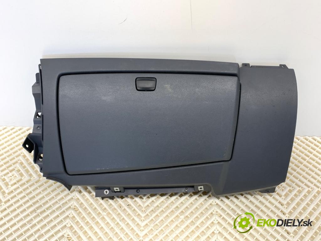 BMW E87 liftback 2004 120 kW 120 d 1995 Priehradka, kastlík spolujazdca  (Priehradka (kastlík))