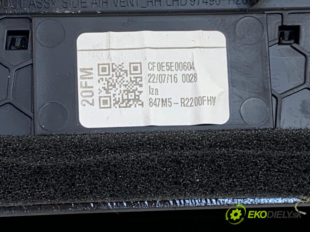 KIA SPORTAGE V SUV 2022 169 kW 1.6 T-GDi Hybrid AWD 1598 mří topení přední část 847M5-R2200