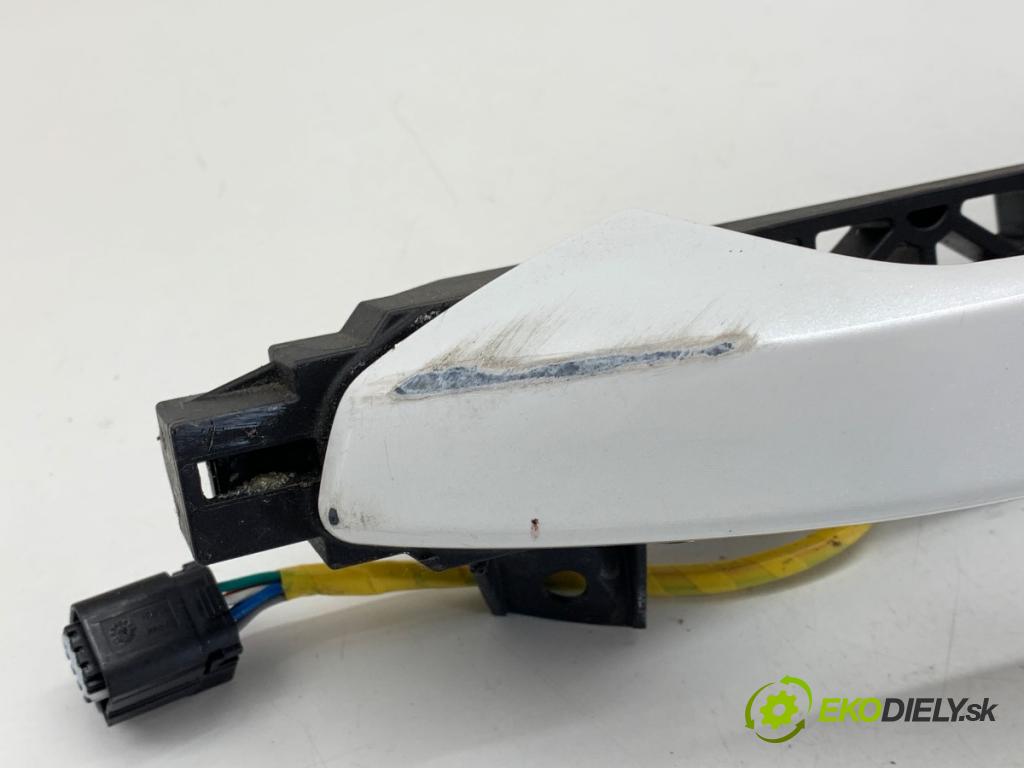 KIA SPORTAGE V SUV 2022 169 kW 1.6 T-GDi Hybrid AWD 1598 klika vnejší levý přední část