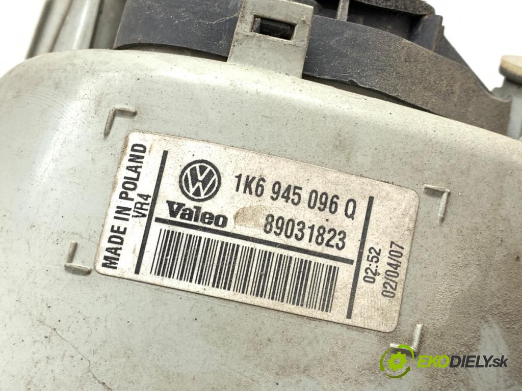 VW GOLF V liftback 2007 103 kW 1.4 TSI 1390 Svetlo pravy zad 1K6945096Q