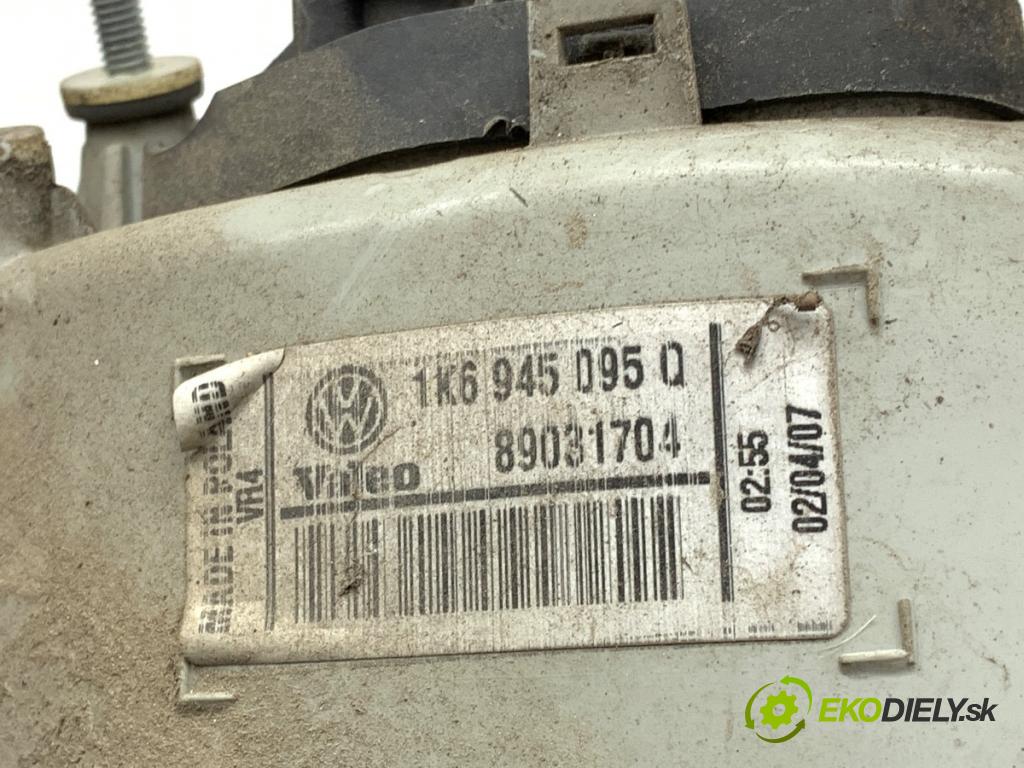 VW GOLF V liftback 2007 103 kW 1.4 TSI 1390 Svetlo ľavy zad 1K6945095Q