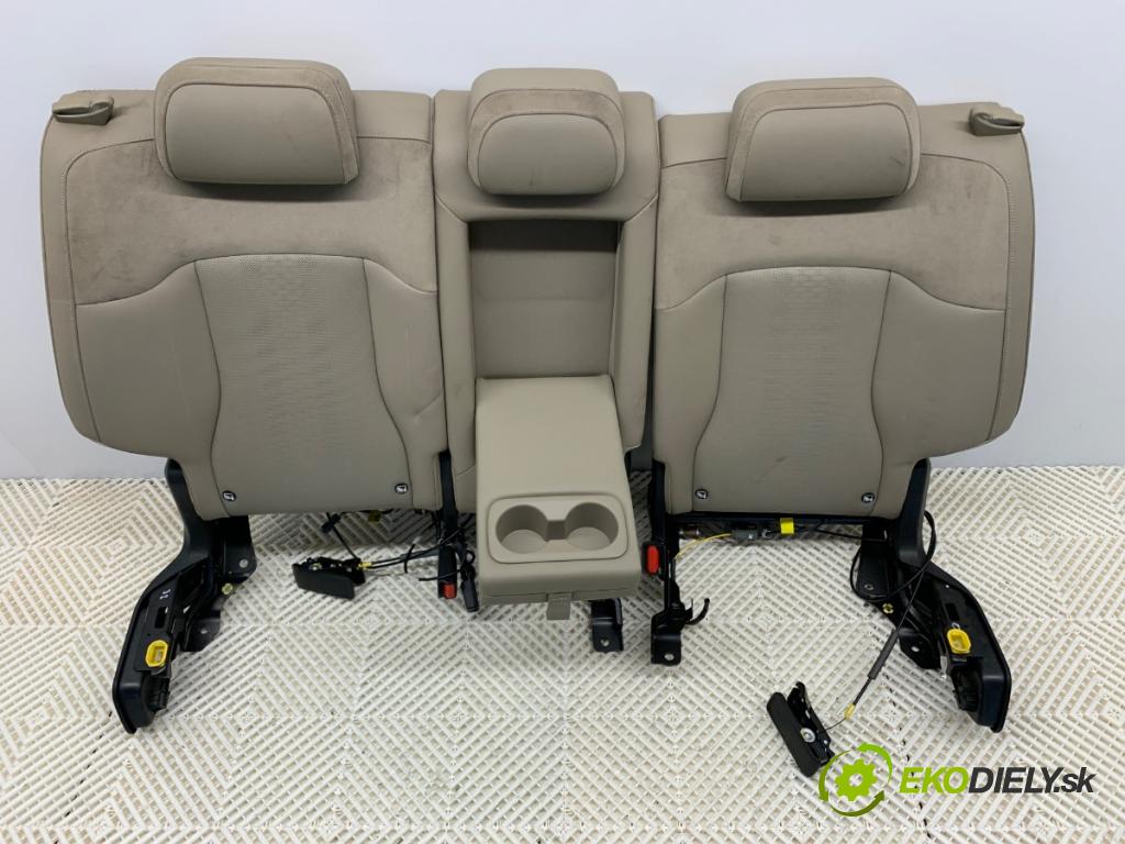 KIA SPORTAGE V SUV 2022 169 kW 1.6 T-GDi Hybrid AWD 1598 Sedadlo druhý rad