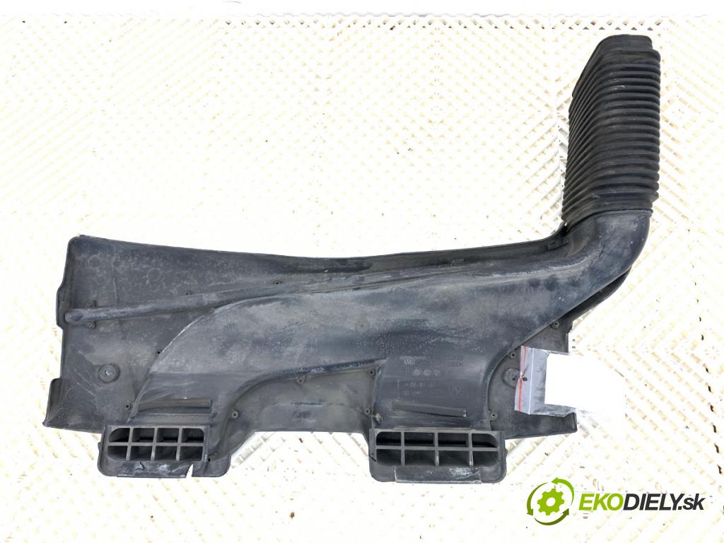 BMW E87 liftback 2004 120 kW 120 d 1995 Rúra prívod vzduchu 7790601