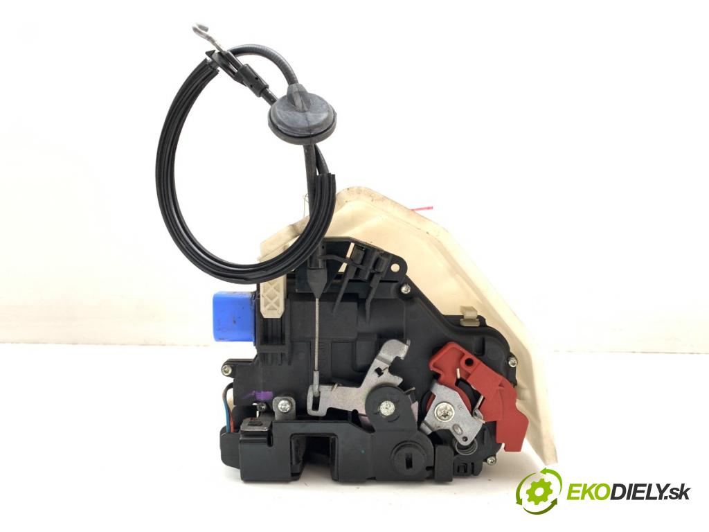 VW GOLF V liftback 2007 103 kW 1.4 TSI 1390 zámok Dvere pravy zad