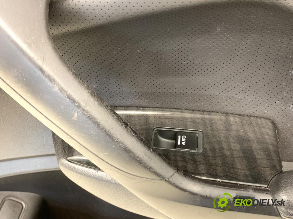 HONDA ACCORD VIII Kombi 2008 115 kW 2.0 i (CW1) 1997 ča dveře pravý přední část
