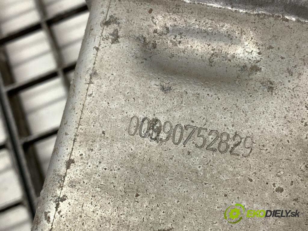FORD FOCUS IV Kombi 2019 92 kW 1.0 EcoBoost 999 výztuha nárazníka zadní část (Zadní výztuha)