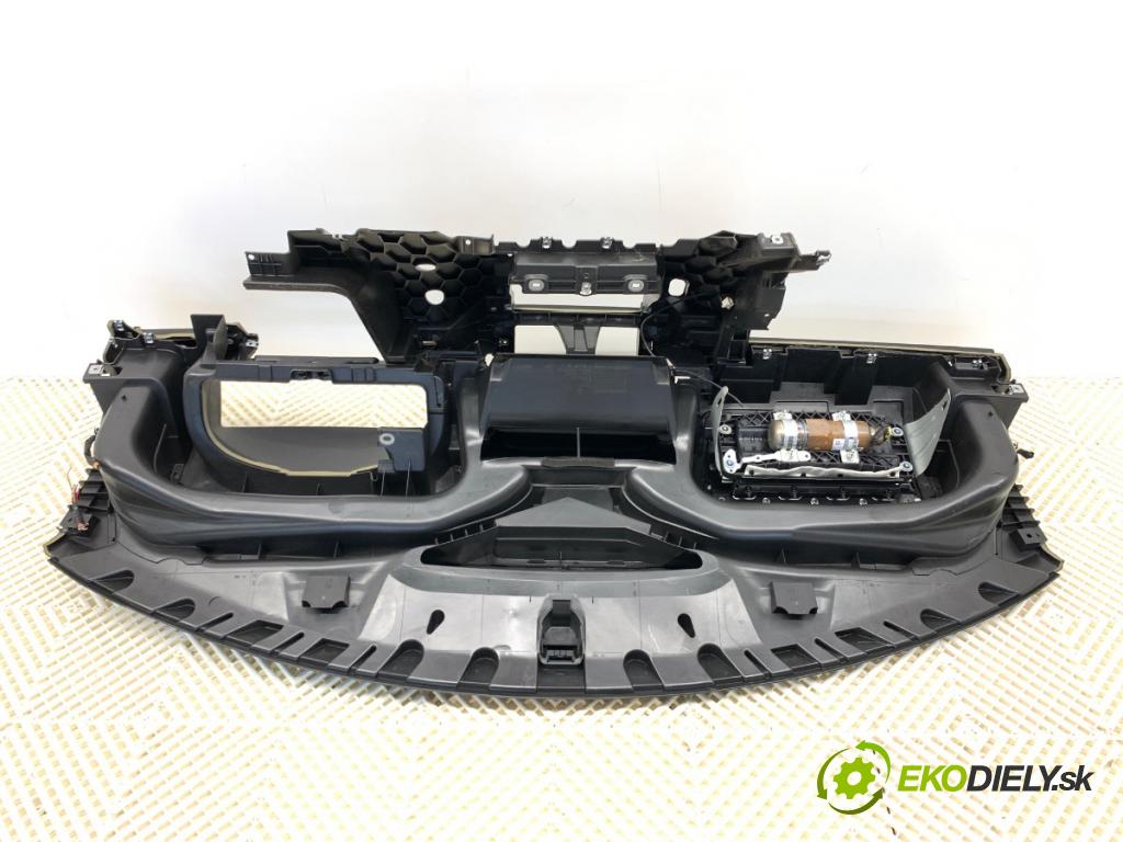 VW TIGUAN SUV 2010 103 kW 2.0 TDI 1968 palubní doska POLŠTÁŘ: 5N1858295