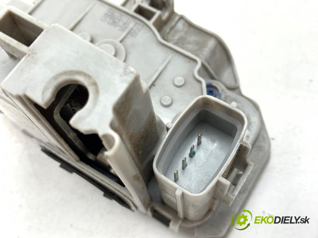 FIAT BRAVO II liftback 2009 88 kW 1.6 D Multijet (198AXL1B) 1598 zámok Dvere pravy predný 51827955