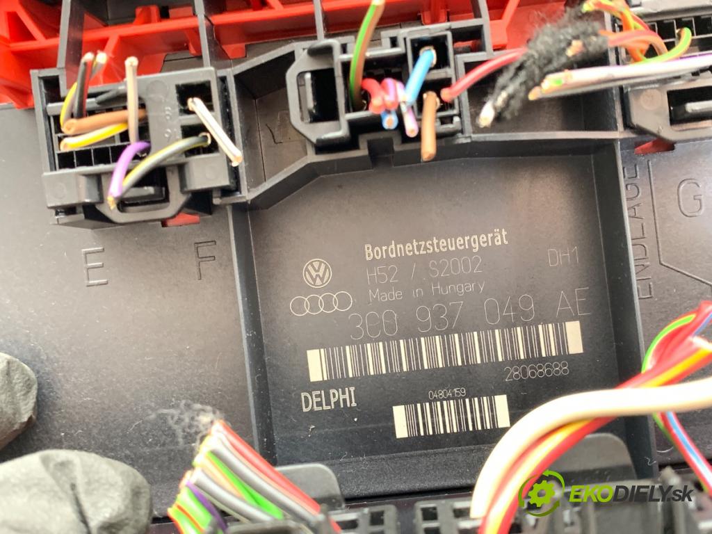 VW GOLF V liftback 2007 103 kW 1.4 TSI 1390 Modul komfortu 3C0937049AE (Modul komfortu)
