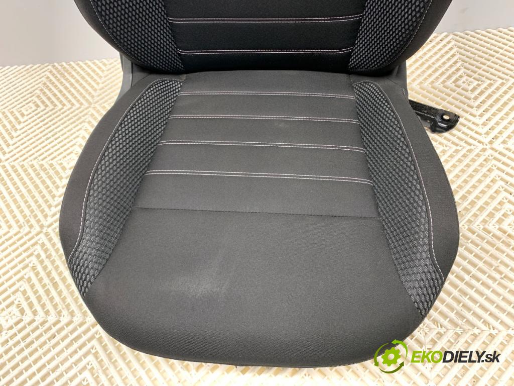 DACIA DUSTER SUV 2023 96 kW 1.3 TCe 130 (HMMF) 1332 Sedadlo pravy predný