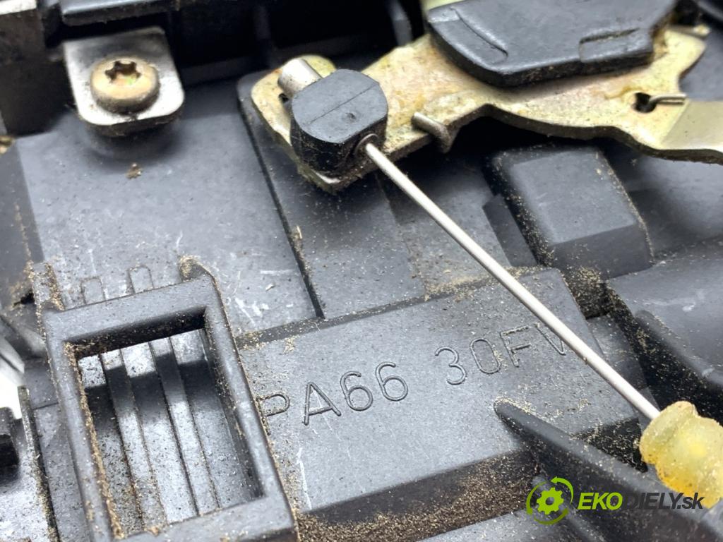 AUDI A4 B6 Kombi 2003 96 kW 2.0 1984 zámok Dvere ľavy zad 8E0839015C