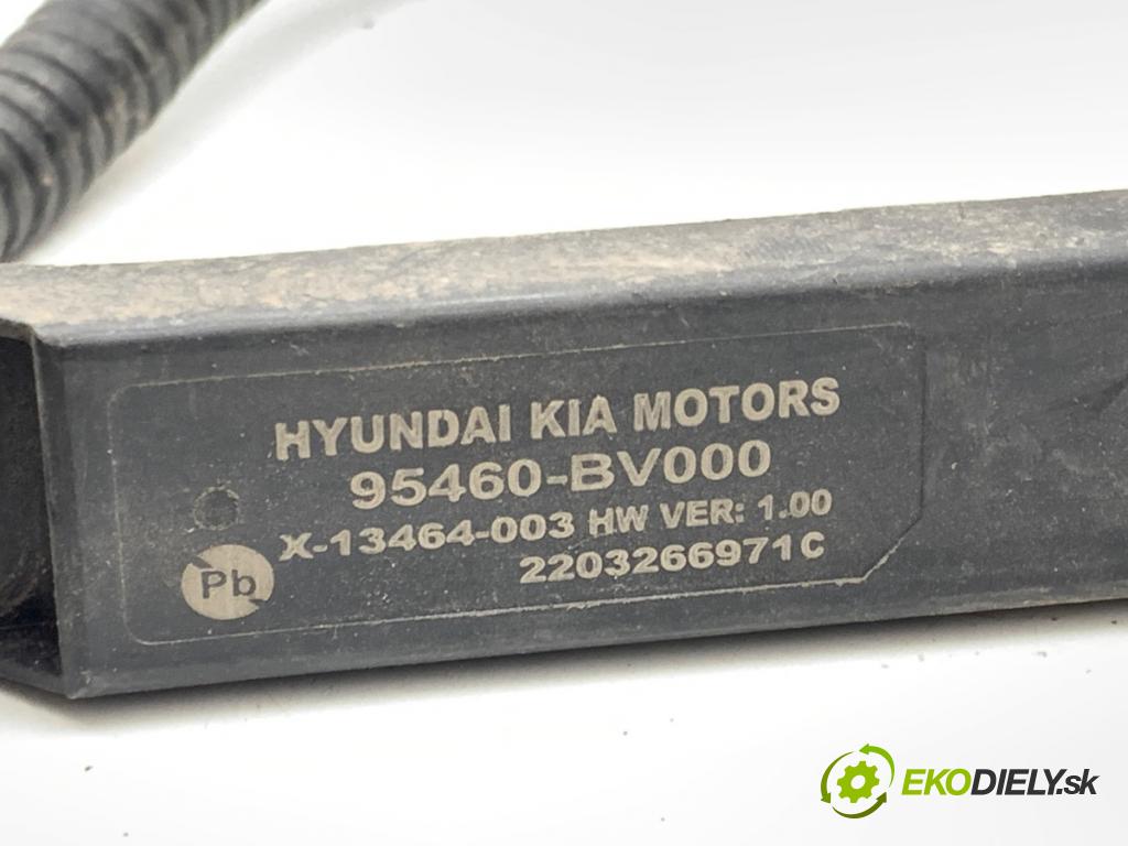 KIA SPORTAGE V SUV 2022 169 kW 1.6 T-GDi Hybrid AWD 1598 káblovačka PDC zadní část 91880-R2180