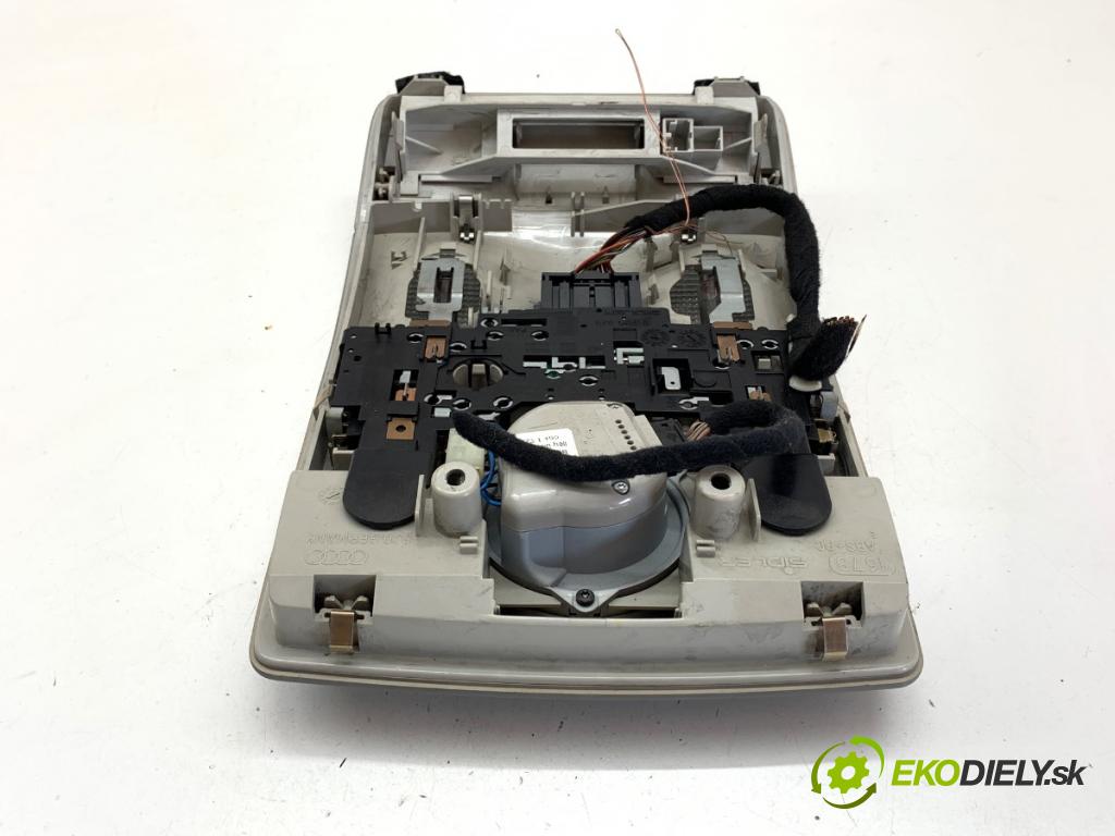 AUDI A4 B6 Kombi 2003 96 kW 2.0 1984 Svetlo stropné 8E0947135C