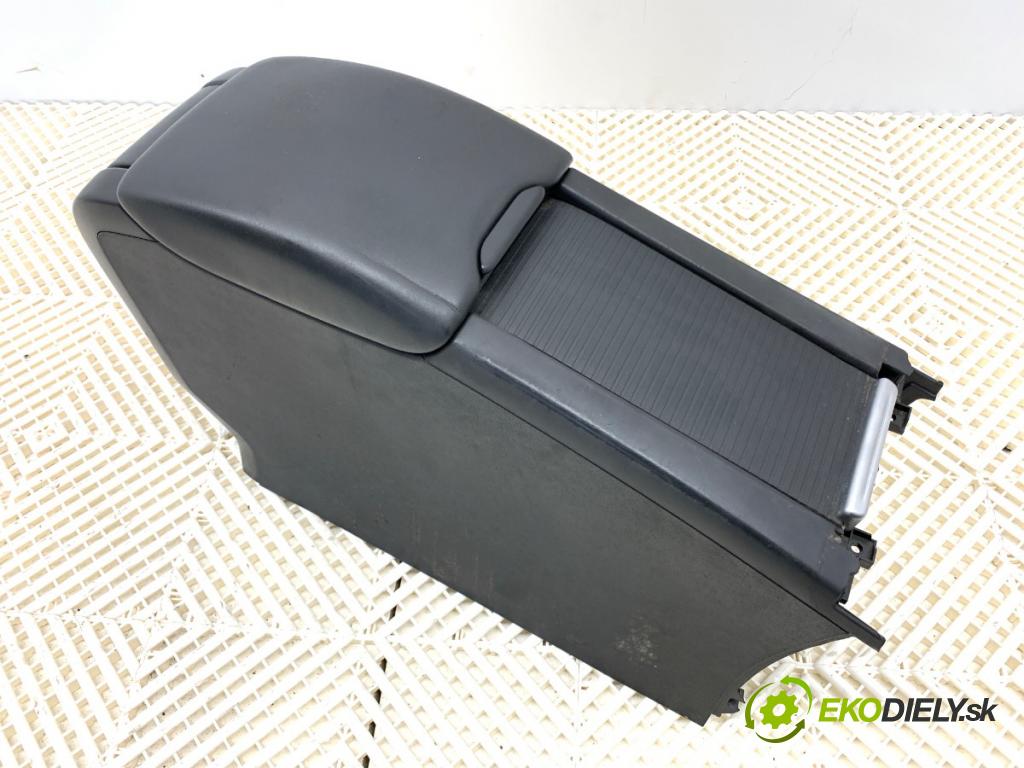 VOLVO XC60 I SUV 2009 136 kW D5 AWD 2400 Lakťová opierka Držiak na nápoje 30791394