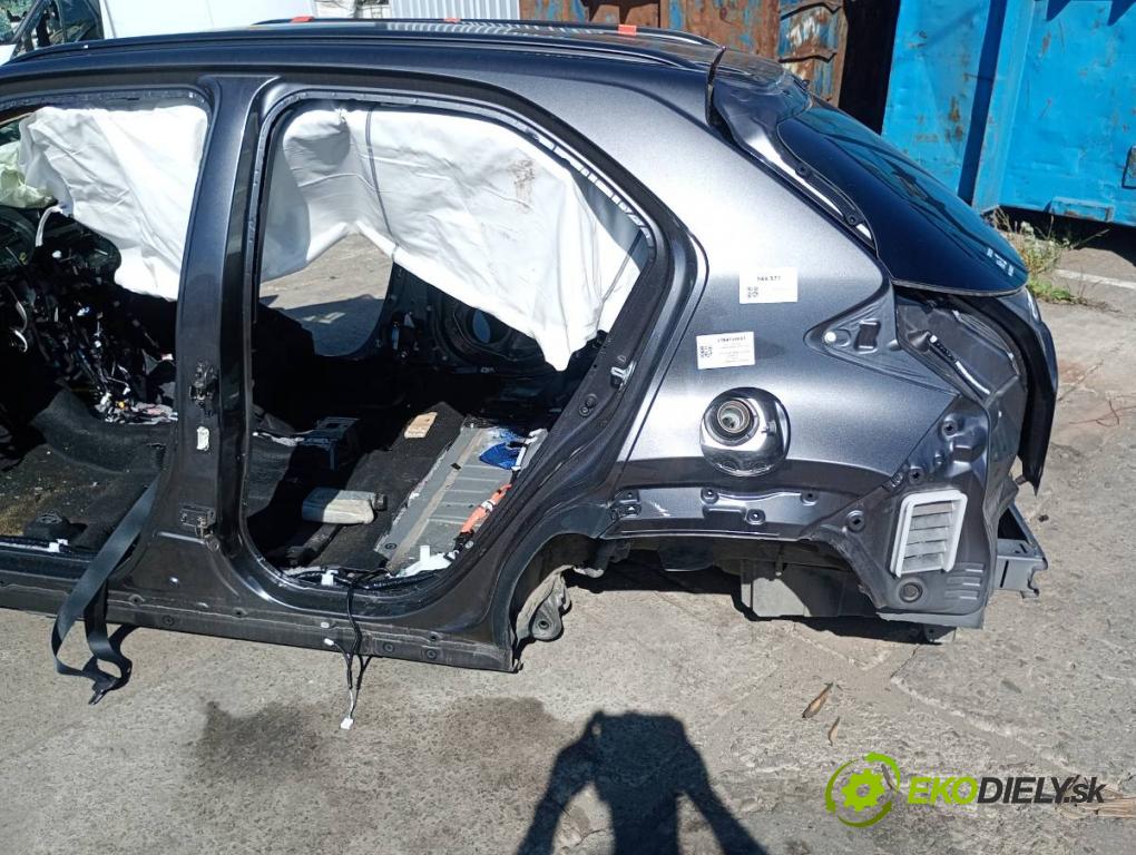 TOYOTA YARIS IV SUV 2024 68 kW 1.5 Hybrid (MXPJ10) 1490 karoséria ČTVRŤÁK: Blatník prah strecha PODŁUŻNICA