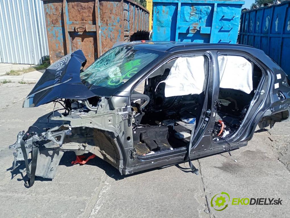 TOYOTA YARIS IV SUV 2024 68 kW 1.5 Hybrid (MXPJ10) 1490 karoséria ČTVRŤÁK: Blatník prah strecha PODŁUŻNICA
