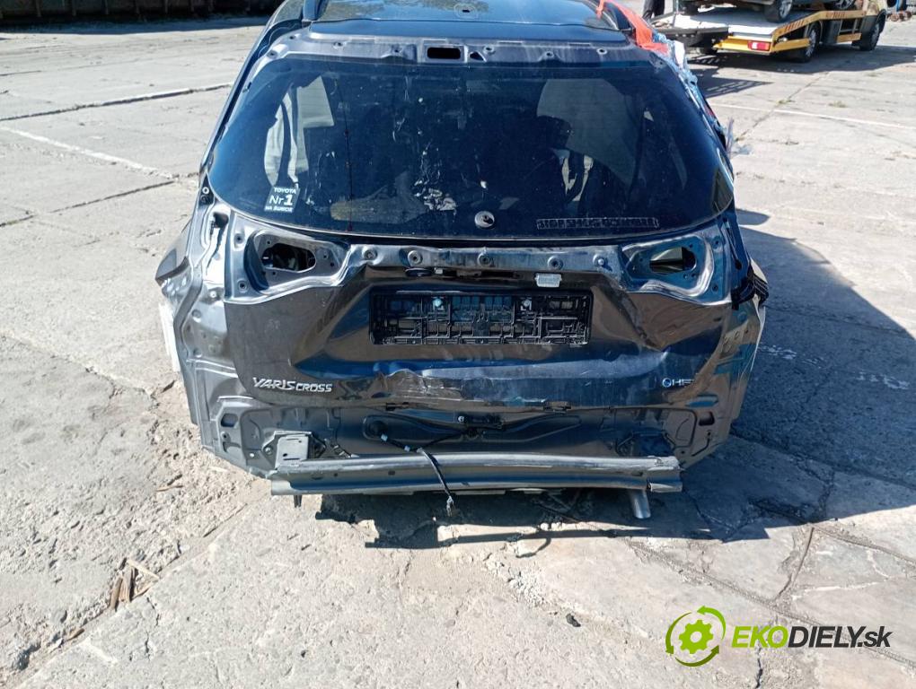 TOYOTA YARIS IV SUV 2024 68 kW 1.5 Hybrid (MXPJ10) 1490 karoséria ČTVRŤÁK: Blatník prah strecha PODŁUŻNICA