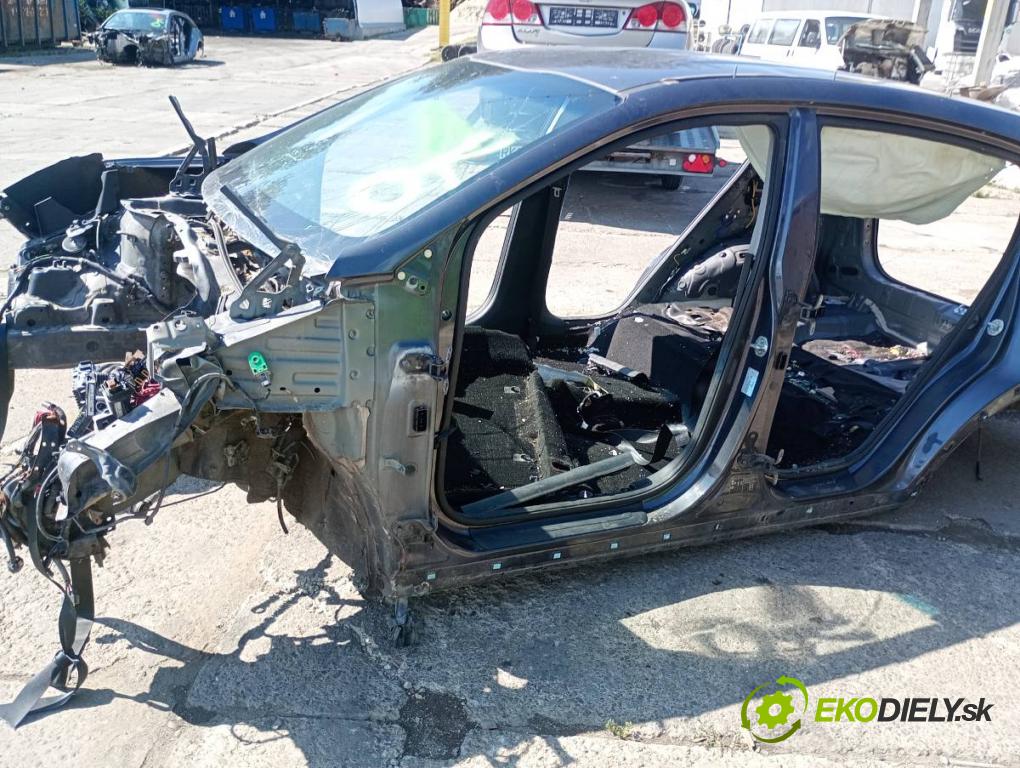 KIA SPORTAGE IV SUV 2017 130 kW 1.6 T-GDI 1591 KAROSERIA ČTVRŤÁK blatník práh střecha PODŁUŻNICA