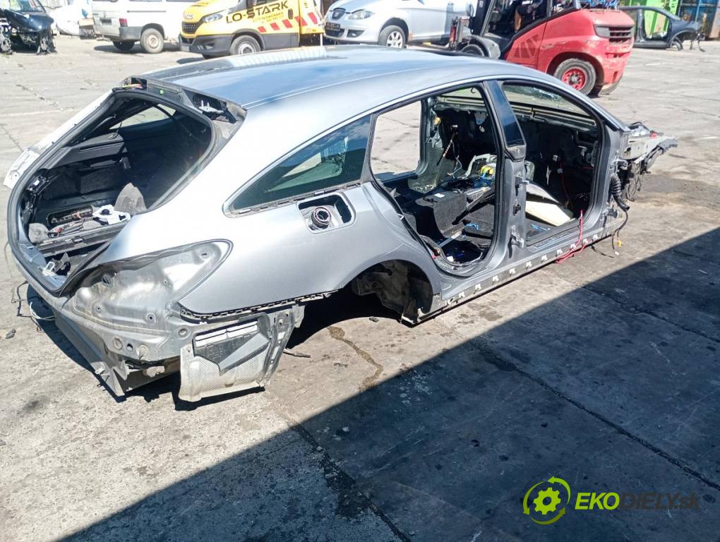 MERCEDES-BENZ W218 Kombi 2013 195 kW CLS 350 CDI / d 4-matic (218.993) 2987 KAROSERIA ČTVRŤÁK blatník práh střecha PODŁUŻNICA