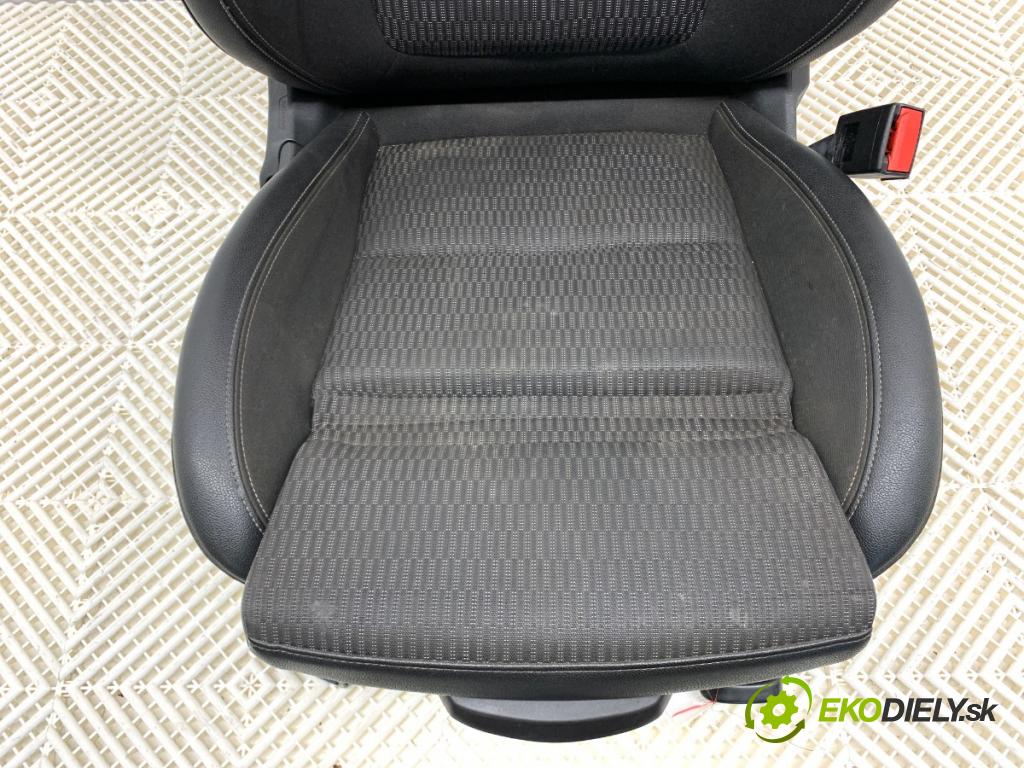 OPEL INSIGNIA B Kombi 2018 121 kW 1.5 (35) 1490 Sedadlo pravy predný