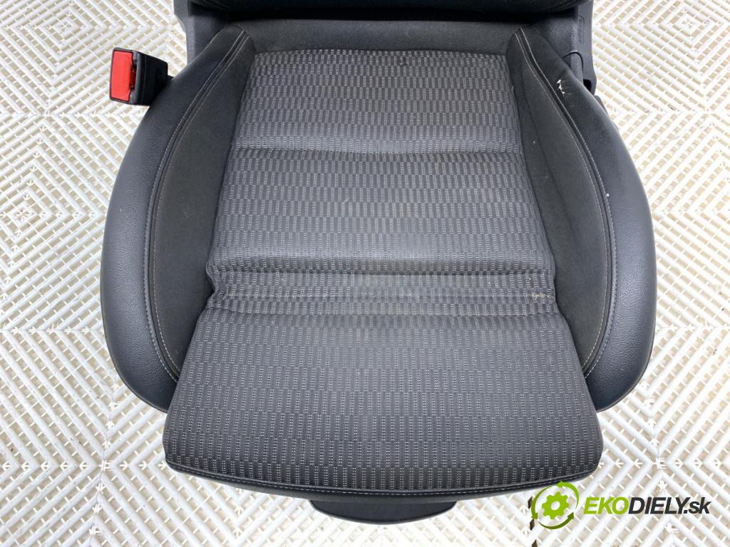 OPEL INSIGNIA B Kombi 2018 121 kW 1.5 (35) 1490 Sedadlo ľavy predný